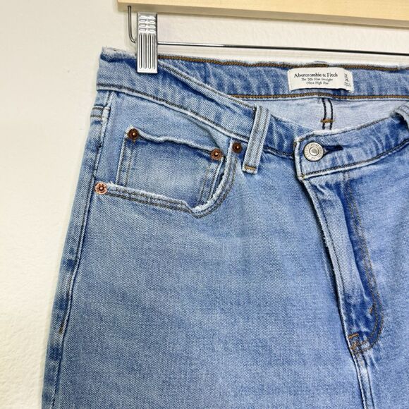 Abercrombie & Fitch 90s Slim Straight Jeans Size 32/14R Ultra High Rise Denim - Picture 1 of 11